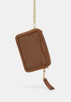 MICHAEL Michael Kors JET SET CAMERA BAG - Across Body Bag - Luggage -MICHAEL Michael Kors shop 02a095f4c70a41769641138015e17f22