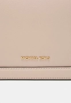 MICHAEL Michael Kors JET XBODY - Across Body Bag - Soft Pink -MICHAEL Michael Kors shop 05f445da987c4f969c6a97c5658dcfa0