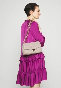 MICHAEL Michael Kors SOHO CHAIN - Across Body Bag - Soft Pink