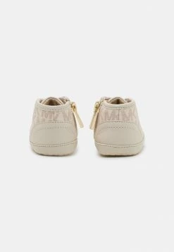 MICHAEL Michael Kors BABY OLLIE - First Shoes - Vanilla -MICHAEL Michael Kors shop 0f34ad07d534401fa3b61662460587fb
