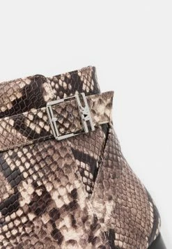 MICHAEL Michael Kors BRITTON - Classic Ankle Boots - Natural -MICHAEL Michael Kors shop 1129cfa9491b4a6db0606eb33a91f433