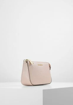 MICHAEL Michael Kors JET SET MEDIUM CHAIN POUCHETTE - Handbag - Soft Pink 11 MICHAEL Michael Kors JET SET MEDIUM CHAIN POUCHETTE - Handbag - Soft Pink -MICHAEL Michael Kors shop 1934101b401d4f059d1403be71b5e86c