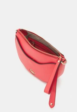 MICHAEL Michael Kors DOVER MOON POUCHETTE - Handbag - Dahlia 10 MICHAEL Michael Kors DOVER MOON POUCHETTE - Handbag - Dahlia -MICHAEL Michael Kors shop 199ffd854d574272b5fb79c17846a195