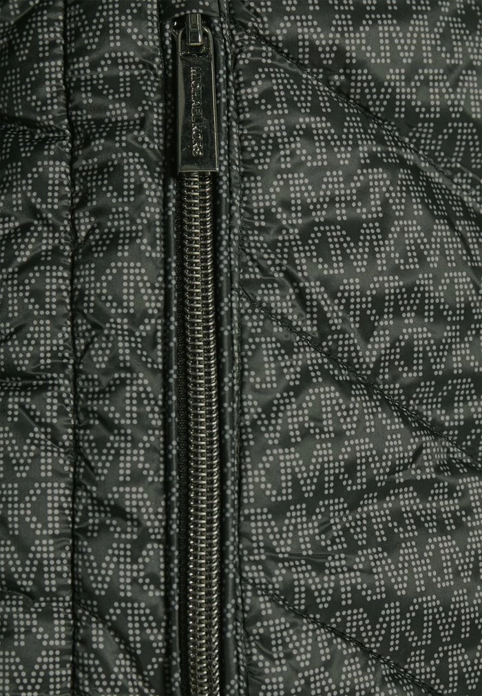 MICHAEL Michael Kors REVERSIBLE LOGO PACKABLE - Light Jacket - Black Dot/black 10 MICHAEL Michael Kors REVERSIBLE LOGO PACKABLE - Light Jacket - Black Dot/black - Image 8