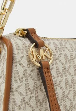 MICHAEL Michael Kors JET SET CHARM POUCHETTE - Handbag - Beige 9 MICHAEL Michael Kors JET SET CHARM POUCHETTE - Handbag - Beige -MICHAEL Michael Kors shop 21fb1ab8d12d4a17899d2f2b3ee5a7ff