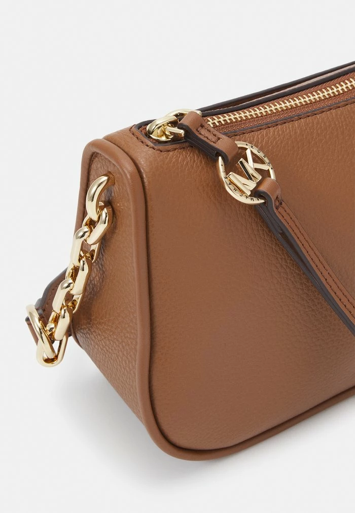 MICHAEL Michael Kors JET CHARM LG POUCHETTE - Handbag - Brown 6 MICHAEL Michael Kors JET CHARM LG POUCHETTE - Handbag - Brown - Image 4