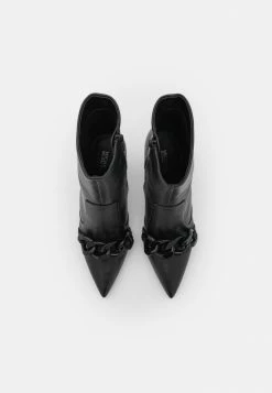 MICHAEL Michael Kors SCARLETT BOOTIE - Classic Ankle Boots - Black 13 MICHAEL Michael Kors SCARLETT BOOTIE - Classic Ankle Boots - Black -MICHAEL Michael Kors shop 263ca81a77814b46ab5524a809eb7ee1