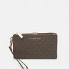 MICHAEL Michael Kors JET SET WRISTLET - Wallet - Brown 1 MICHAEL Michael Kors JET SET WRISTLET - Wallet - Brown -MICHAEL Michael Kors shop 271227284e0e4c4dbea1a241478b4158