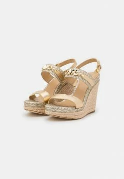 MICHAEL Michael Kors FARRAH WEDGE - Platform Sandals - Pale Gold -MICHAEL Michael Kors shop 29095fbdc1ea4eb68dd712e651c35192