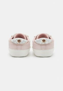 MICHAEL Michael Kors BABY POPPY - First Shoes - Soft Pink -MICHAEL Michael Kors shop 3c375596f299475b878b9f6776207340