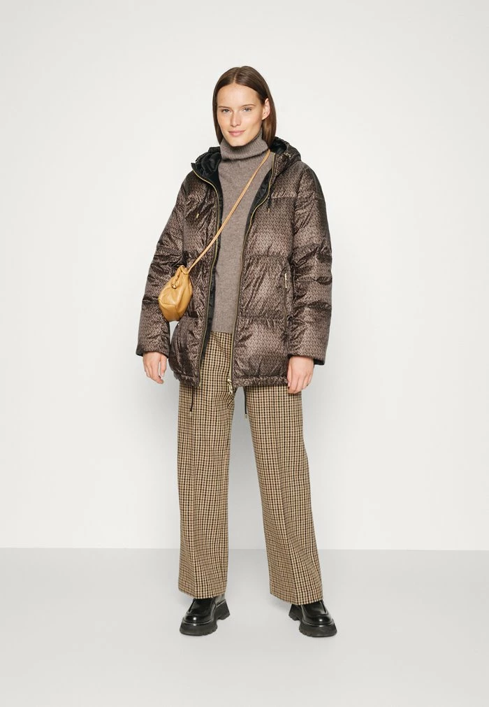 MICHAEL Michael Kors LOGO - Down Coat - Chocolate 4 MICHAEL Michael Kors LOGO - Down Coat - Chocolate - Image 2