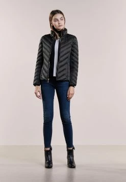 MICHAEL Michael Kors SHORT PACKABLE - Down Jacket - Black -MICHAEL Michael Kors shop 461c5afba7924b94aee6d56063a1b983
