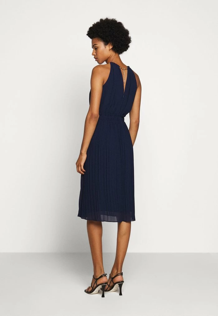 MICHAEL Michael Kors CHAIN NECK MIDI DRESS - Cocktail Dress / Party Dress - True Navy 5 MICHAEL Michael Kors CHAIN NECK MIDI DRESS - Cocktail Dress / Party Dress - True Navy - Image 3