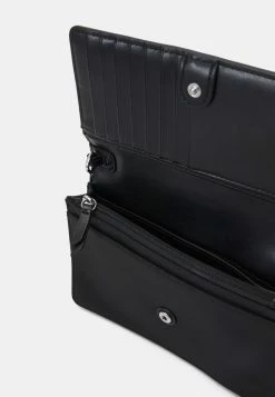 MICHAEL Michael Kors JET PHONE XBODY - Wallet - Black/optic White -MICHAEL Michael Kors shop 4d4528ee1227435eb78c4b8a41762b25