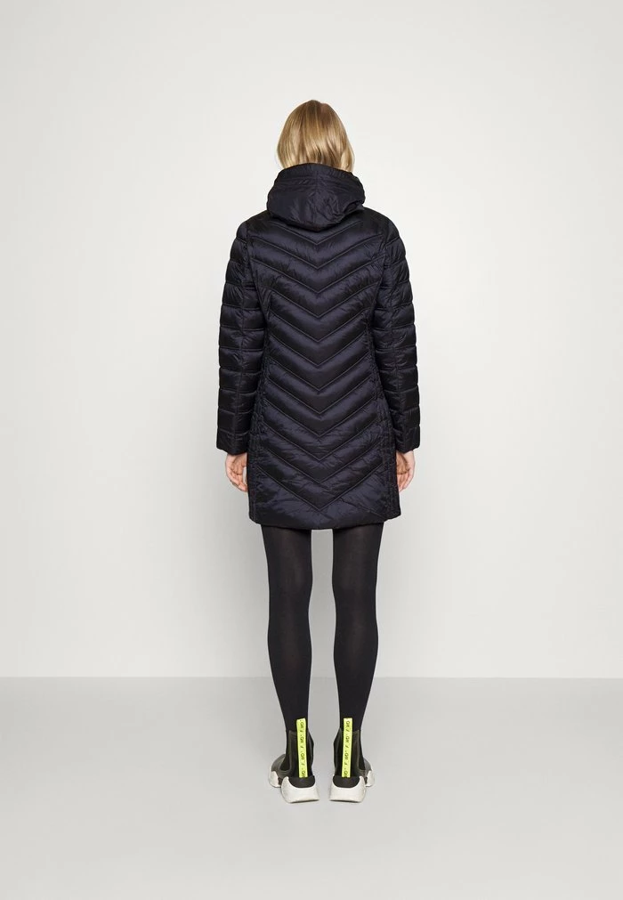 MICHAEL Michael Kors LONG PACKABLE PUFFER - Classic Coat - Dark Navy 5 MICHAEL Michael Kors LONG PACKABLE PUFFER - Classic Coat - Dark Navy - Image 3