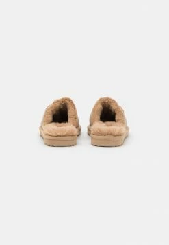 MICHAEL Michael Kors JANIS - Slippers - Camel -MICHAEL Michael Kors shop 5961268661d549429b85fce5c68158aa