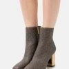 MICHAEL Michael Kors PORTER BOOTIE - Classic Ankle Boots - Brown -MICHAEL Michael Kors shop 5bac0c50513344568dc685702d1291fc