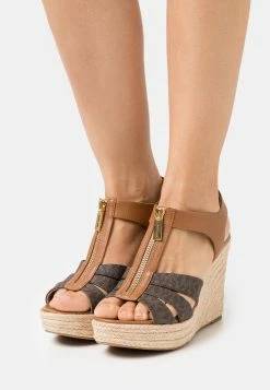 MICHAEL Michael Kors BERKLEY WEDGE - Platform Sandals - Brown/acorn