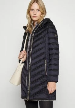MICHAEL Michael Kors LONG PACKABLE PUFFER - Classic Coat - Dark Navy 12 MICHAEL Michael Kors LONG PACKABLE PUFFER - Classic Coat - Dark Navy -MICHAEL Michael Kors shop 6b0a29354d86438aaf9219fbd30d2443