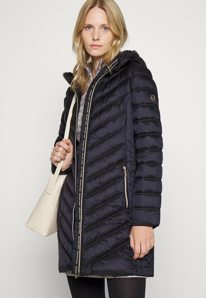 MICHAEL Michael Kors LONG PACKABLE PUFFER - Classic Coat - Dark Navy 6 MICHAEL Michael Kors LONG PACKABLE PUFFER - Classic Coat - Dark Navy - Image 4