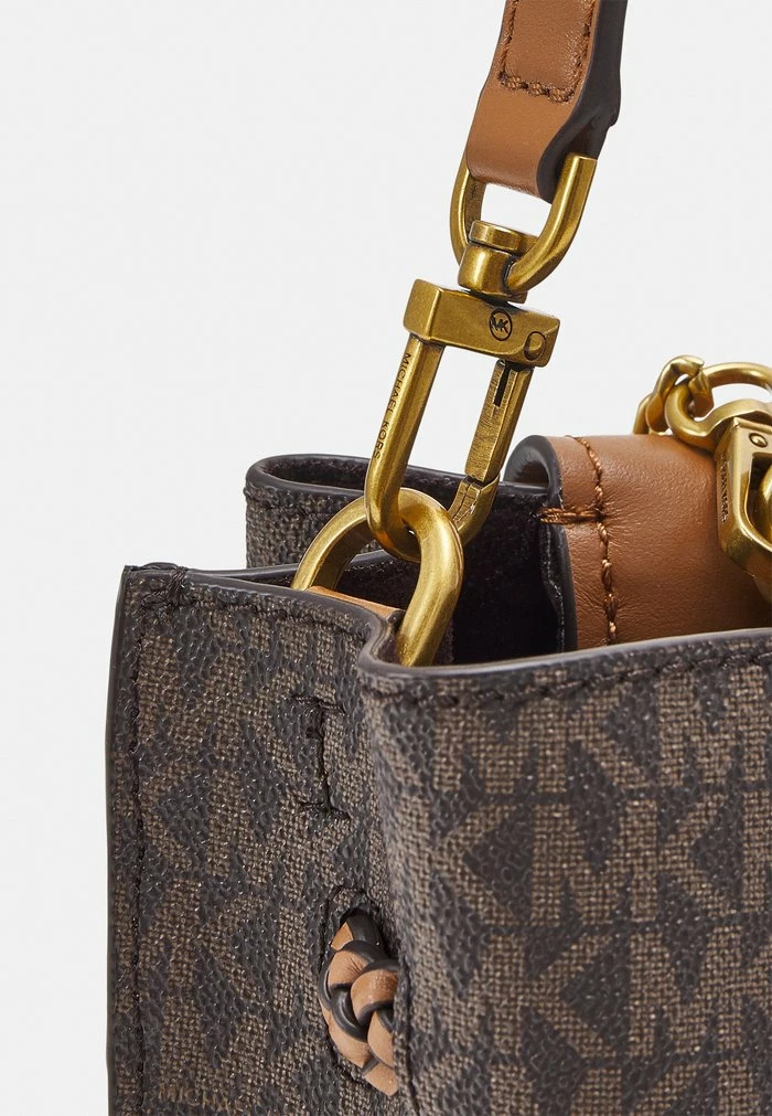 MICHAEL Michael Kors HAMILTON LEGACY BELTED SATCHEL - Handbag - Brown/acorn 8 MICHAEL Michael Kors HAMILTON LEGACY BELTED SATCHEL - Handbag - Brown/acorn - Image 6