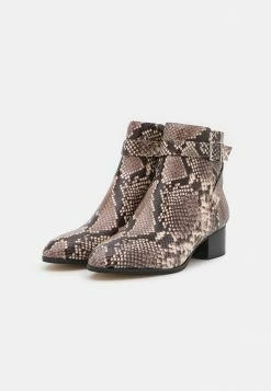 MICHAEL Michael Kors BRITTON - Classic Ankle Boots - Natural -MICHAEL Michael Kors shop 74da0c3490e94598975864009959ff15