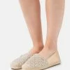 MICHAEL Michael Kors KENDRICK SLIP ON - Espadrilles - Pale Gold 2 MICHAEL Michael Kors KENDRICK SLIP ON - Espadrilles - Pale Gold -MICHAEL Michael Kors shop 8151be72981f4dd691355143ce6d794d