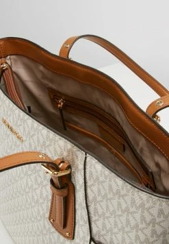 MICHAEL Michael Kors VOYAGER SIGNATURE TOTE - Handbag - Vanilla 13 MICHAEL Michael Kors VOYAGER SIGNATURE TOTE - Handbag - Vanilla -MICHAEL Michael Kors shop 859ca6ff88e14261a19aaf70d7915509