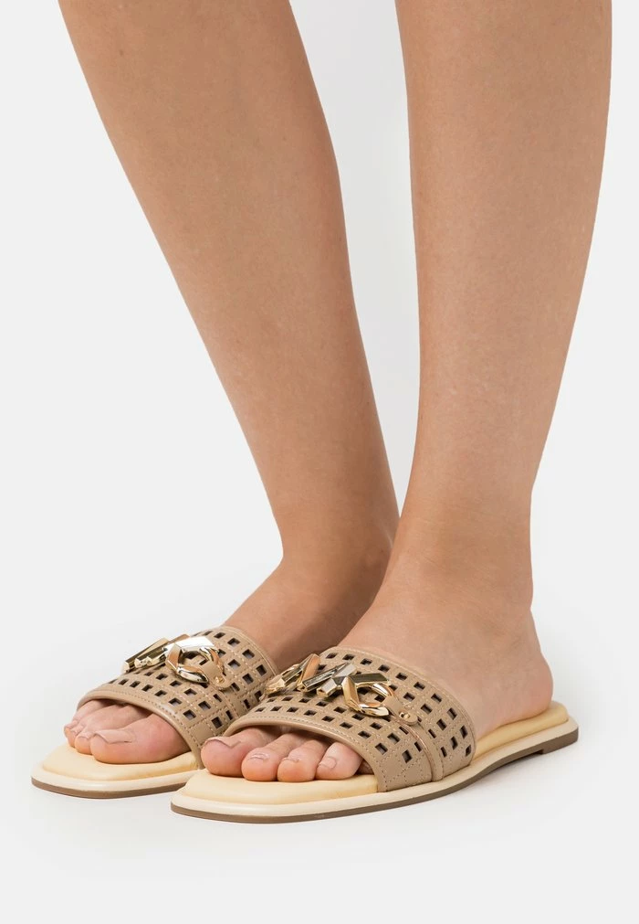 MICHAEL Michael Kors HAYWORTH SLIDE - Mules - Camel 3 MICHAEL Michael Kors HAYWORTH SLIDE - Mules - Camel