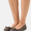 MICHAEL Michael Kors AILEEN BALLET - Ballet Pumps - Brown 1 MICHAEL Michael Kors AILEEN BALLET - Ballet Pumps - Brown -MICHAEL Michael Kors shop 8dabcbacac8140c2a9dd6bde810c1f53