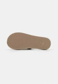 MICHAEL Michael Kors JANIS - Slippers - Natural -MICHAEL Michael Kors shop 8e2a9408ff0d4211a7c68a46d3ba0523