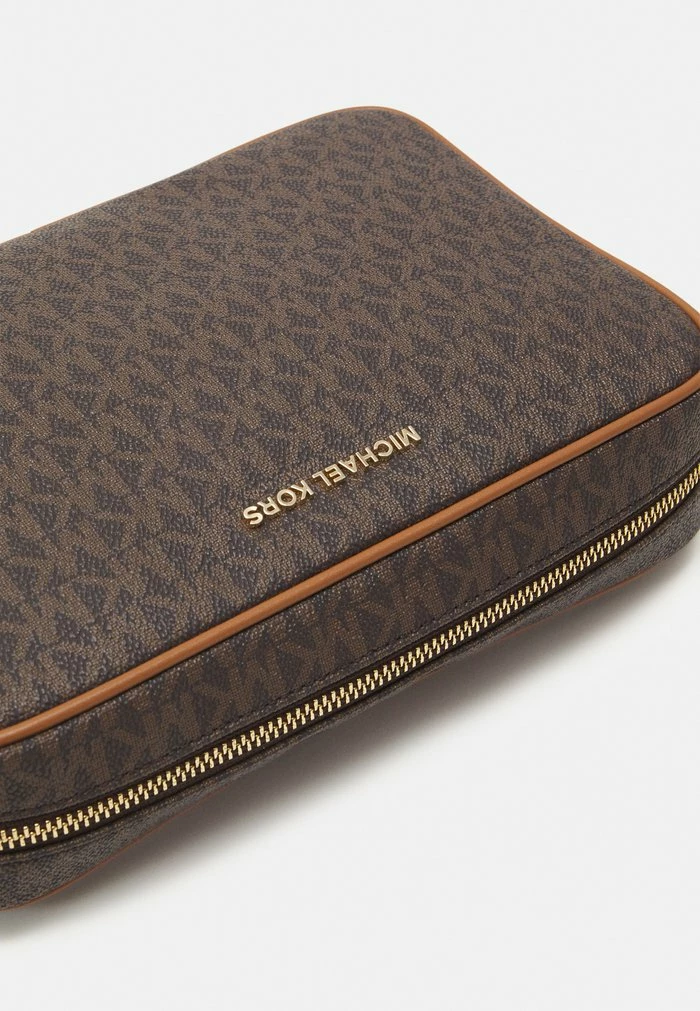 MICHAEL Michael Kors JET SET CROSSBODY - Across Body Bag - Brown 6 MICHAEL Michael Kors JET SET CROSSBODY - Across Body Bag - Brown - Image 4