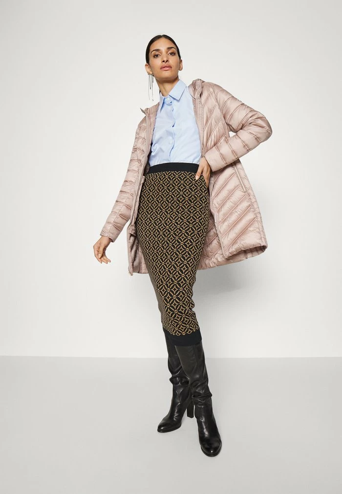 MICHAEL Michael Kors LOGO TIE PENCIL - Pencil Skirt - Husk 4 MICHAEL Michael Kors LOGO TIE PENCIL - Pencil Skirt - Husk - Image 2