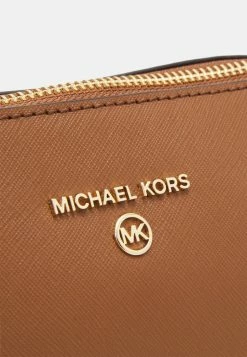 MICHAEL Michael Kors JET SET CHARM DOME XBODY - Across Body Bag - Luggage -MICHAEL Michael Kors shop 992e46ef8867472583362d6d564cc717