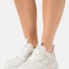 MICHAEL Michael Kors THEO TRAINER - Trainers - Light Cream 2 MICHAEL Michael Kors THEO TRAINER - Trainers - Light Cream -MICHAEL Michael Kors shop 99dca12fea854c619124e346ae48a916