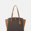 MICHAEL Michael Kors CHANTAL TOTE - Tote Bag - Brown/acorn -MICHAEL Michael Kors shop 9cf72e1adb054756899c6b68220fd0a3