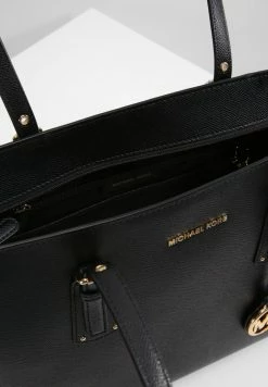 MICHAEL Michael Kors VOYAGER TOTE - Handbag - Black 12 MICHAEL Michael Kors VOYAGER TOTE - Handbag - Black -MICHAEL Michael Kors shop 9f10a70ec52d43cd8abd779c87117d56