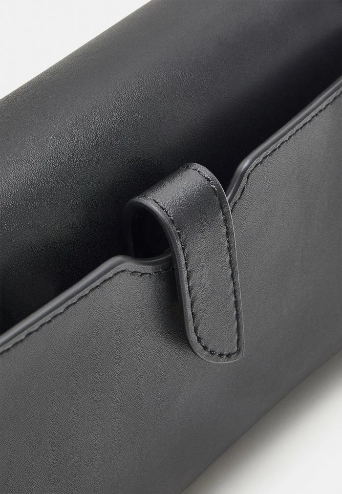 MICHAEL Michael Kors XBODY - Across Body Bag - Black 7 MICHAEL Michael Kors XBODY - Across Body Bag - Black - Image 5