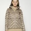 MICHAEL Michael Kors CHEVRON QUILTED PACKABLE - Light Jacket - Taupe 1 MICHAEL Michael Kors CHEVRON QUILTED PACKABLE - Light Jacket - Taupe -MICHAEL Michael Kors shop aaad904a030a40bfb9fc212b520df6f8