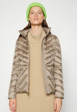 MICHAEL Michael Kors CHEVRON QUILTED PACKABLE - Light Jacket - Taupe 13 MICHAEL Michael Kors CHEVRON QUILTED PACKABLE - Light Jacket - Taupe -MICHAEL Michael Kors shop bc1982e95048494e9abe8dc9fdbbed6c