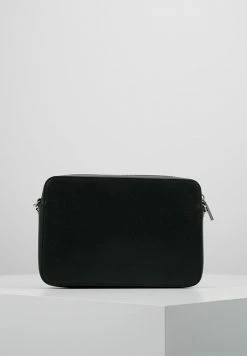 MICHAEL Michael Kors JET SET TRAVEL - Across Body Bag - Black 11 MICHAEL Michael Kors JET SET TRAVEL - Across Body Bag - Black -MICHAEL Michael Kors shop bc5665bb063d4ca2962e2960745ab328