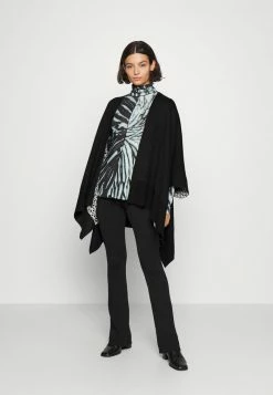 MICHAEL Michael Kors REVERSIBLE LOGO PONCHO - Cape - Black 9 MICHAEL Michael Kors REVERSIBLE LOGO PONCHO - Cape - Black -MICHAEL Michael Kors shop c1c05c00b91d4e028bbf7b593e666e7e