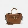 MICHAEL Michael Kors HAMILTON LEGACY BELTED SATCHEL - Handbag - Marron 2 MICHAEL Michael Kors HAMILTON LEGACY BELTED SATCHEL - Handbag - Marron -MICHAEL Michael Kors shop db477327f6d54233bf590fcb0459050d