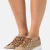 MICHAEL Michael Kors KEATON LACE UP - Trainers - Beige/ebony 1 MICHAEL Michael Kors KEATON LACE UP - Trainers - Beige/ebony -MICHAEL Michael Kors shop dbb67ea5f9b941178091b0b42a7c0406