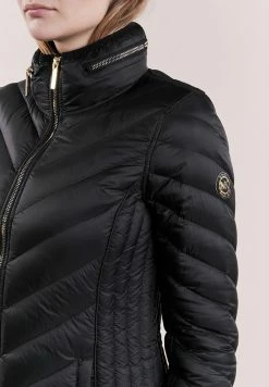 MICHAEL Michael Kors SHORT PACKABLE - Down Jacket - Black -MICHAEL Michael Kors shop de6db072efbe4c48865020a4060ff9f5