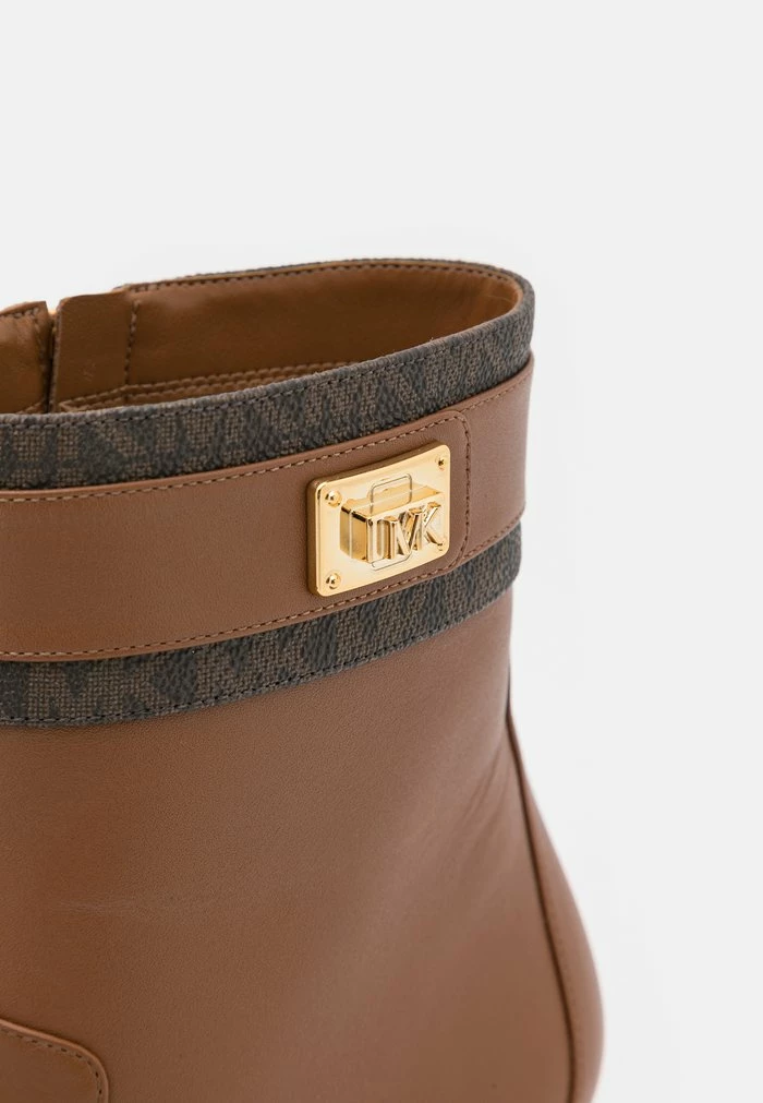 MICHAEL Michael Kors PADMA STRAP BOOTIE - Classic Ankle Boots - Brown/luggage 9 MICHAEL Michael Kors PADMA STRAP BOOTIE - Classic Ankle Boots - Brown/luggage - Image 7