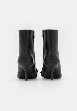 MICHAEL Michael Kors SCARLETT BOOTIE - Classic Ankle Boots - Black 12 MICHAEL Michael Kors SCARLETT BOOTIE - Classic Ankle Boots - Black -MICHAEL Michael Kors shop decb48e978474a02b23be06371eff380