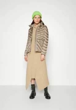 MICHAEL Michael Kors CHEVRON QUILTED PACKABLE - Light Jacket - Taupe 10 MICHAEL Michael Kors CHEVRON QUILTED PACKABLE - Light Jacket - Taupe -MICHAEL Michael Kors shop dfca1b737ae549d6a4be808b012abdd2