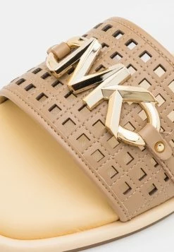 MICHAEL Michael Kors HAYWORTH SLIDE - Mules - Camel 15 MICHAEL Michael Kors HAYWORTH SLIDE - Mules - Camel -MICHAEL Michael Kors shop dfeb03a425414ef38a281ced83e24e00
