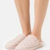 MICHAEL Michael Kors JANIS - Slippers - Soft Pink -MICHAEL Michael Kors shop e09479a73a194dea88a3eb3af27ec3d9